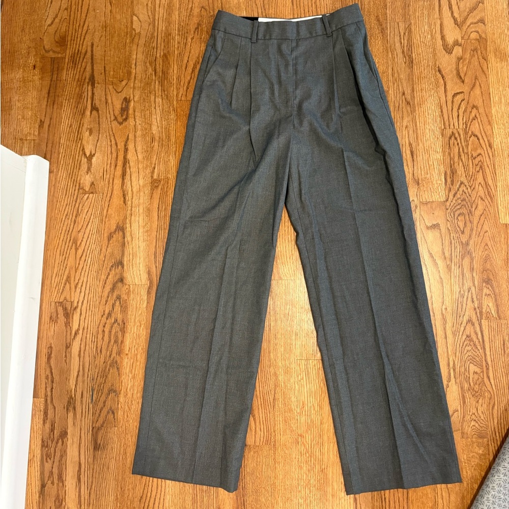 Aritzia Effortless Pant